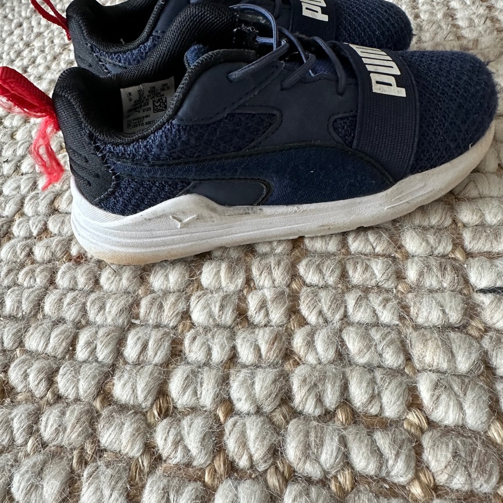 Puma shoes size 10c for toddler size 4T - Picture 5 of 8